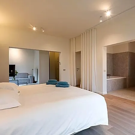 לינה וארוחת בוקר Gepetto's - Beautiful In The Historic Centre Of -